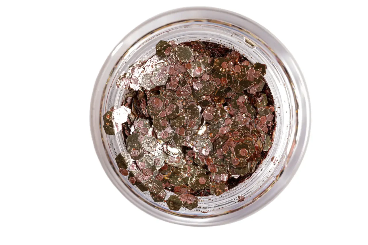 Paillettes roses biodégradables